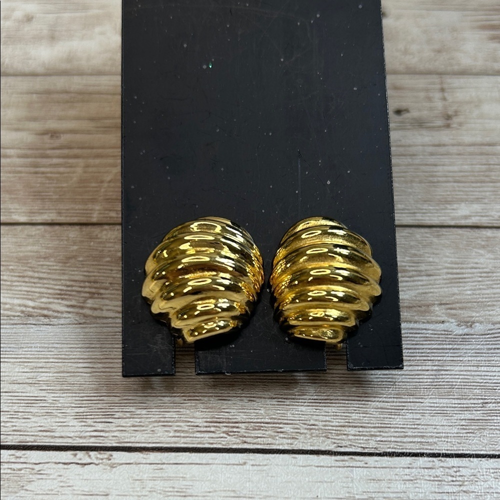 Vintage Napier Gold-Toned Women's Clip On Earrings